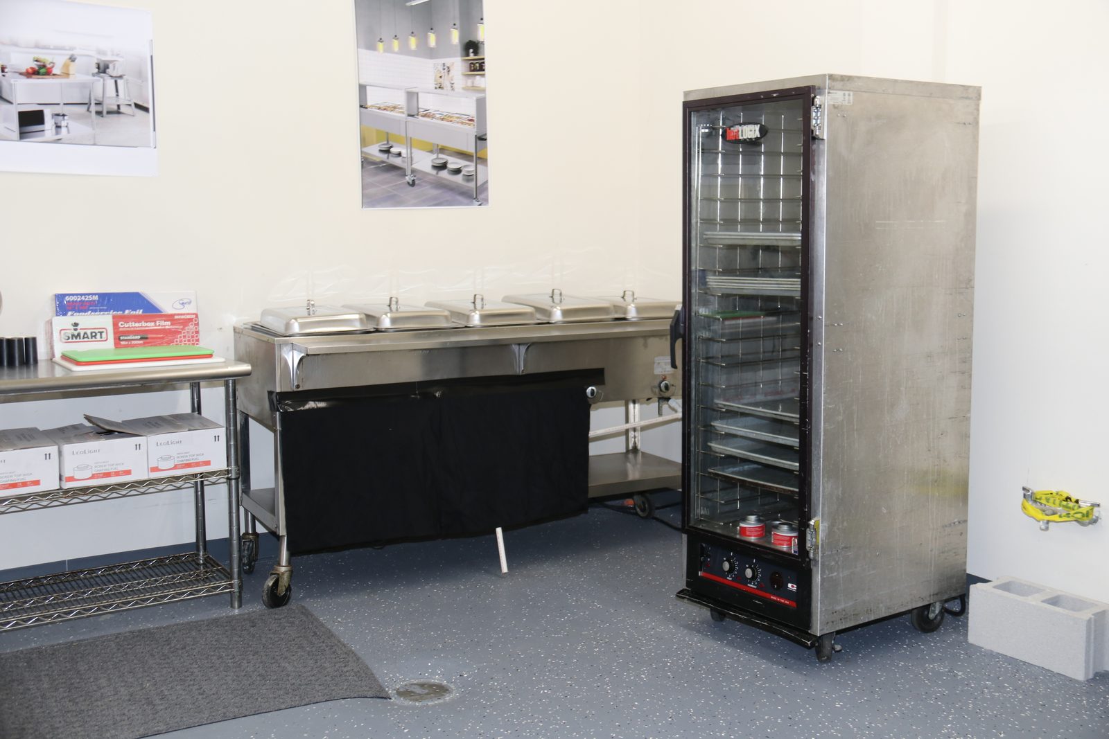 Heated holding cabinets and warmers