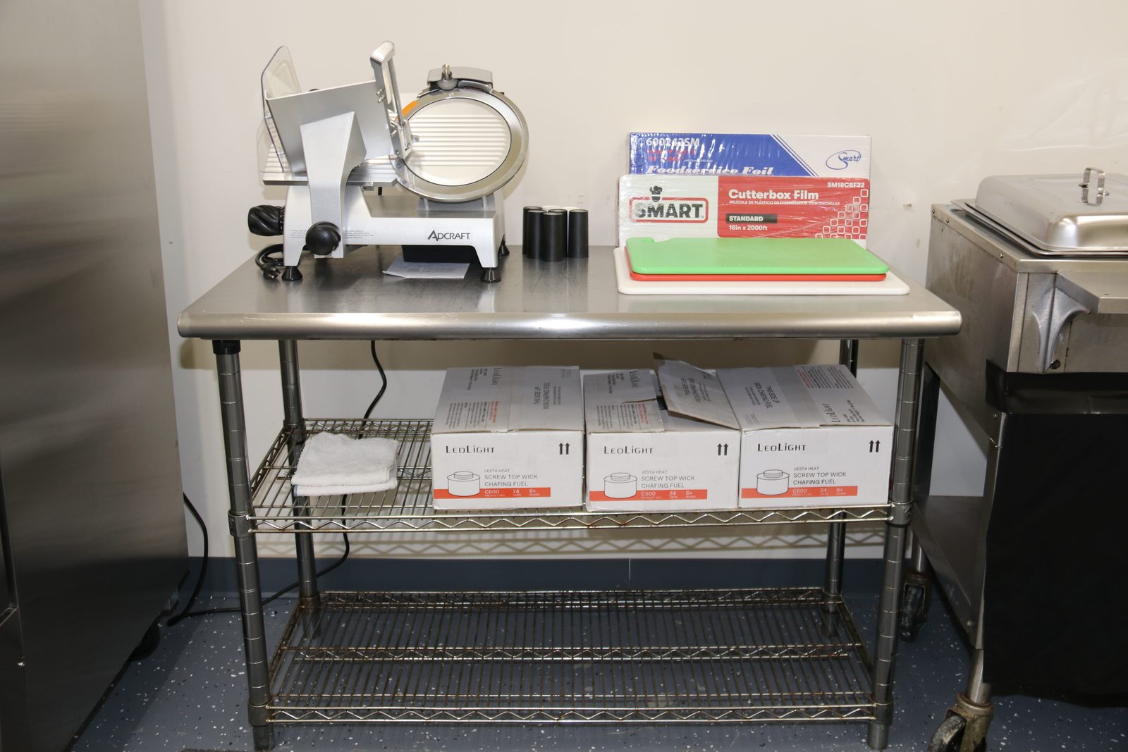 Prep station with slicer
