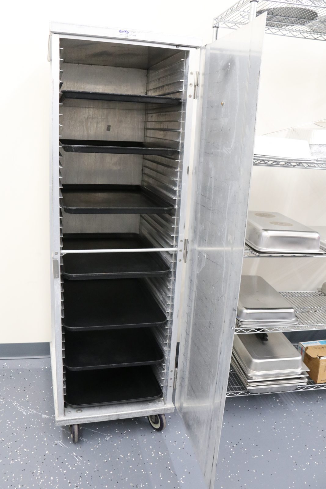 Heated holding cabinet interior
